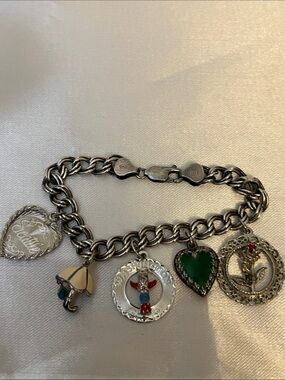 Charm bracelet with one Victorian charm